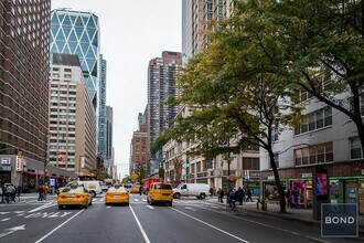888 8th Ave in New York, NY - Building Photo - Building Photo