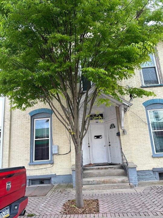 316 N Grove St, Unit 2 in Lock Haven, PA - Building Photo