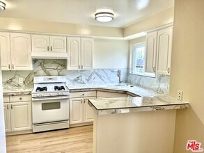 1033 Euclid St in Santa Monica, CA - Foto de edificio - Building Photo