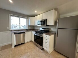 76 Fremont St, Unit 3 in Winthrop, MA - Building Photo