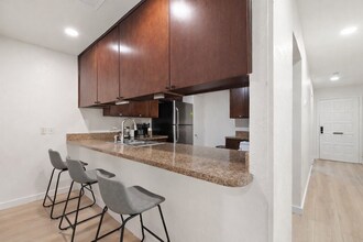 1912 N Floyd Rd in Richardson, TX - Foto de edificio - Building Photo