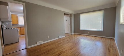 18258 Curtain Ave in Eastpointe, MI - Building Photo - Building Photo