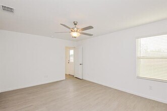 2720 Mistwood Dr in Fort Worth, TX - Building Photo - Building Photo