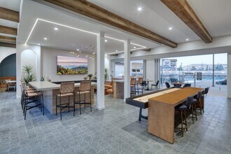 Vida at Morgan Hill in Morgan Hill, CA - Foto de edificio - Building Photo