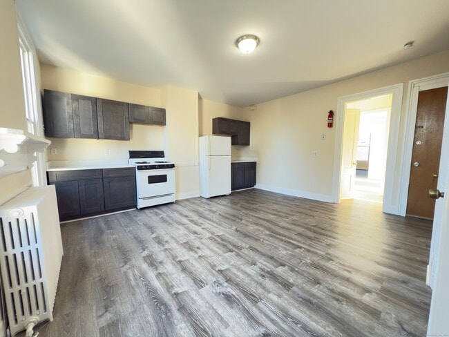 590 East St in New Haven, CT - Building Photo - Building Photo