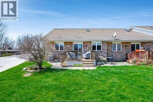 3 Jans Crescent in Kingsville, ON - Building Photo