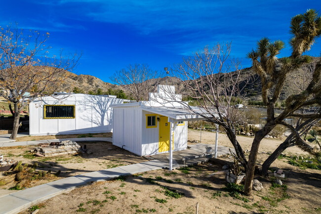 53291-53229 29 Palms Hwy in Morongo Valley, CA - Foto de edificio - Building Photo