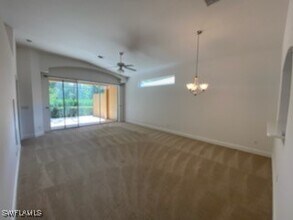 15377 Cortona Way in Naples, FL - Foto de edificio - Building Photo