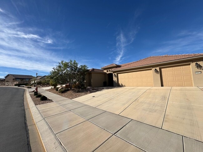 4182 Little Egret Dr in Saint George, UT - Building Photo - Building Photo