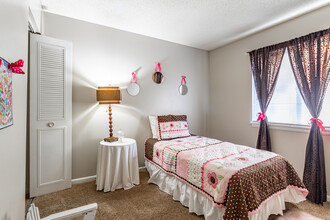 Magnolia Woods in Wichita, KS - Building Photo - Interior Photo