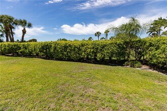 7500 Cameron Cir in Ft. Myers, FL - Building Photo - Building Photo