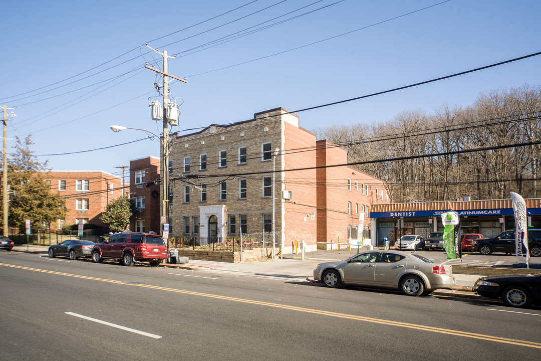 4065 Minnesota Ave NE in Washington, DC - Building Photo