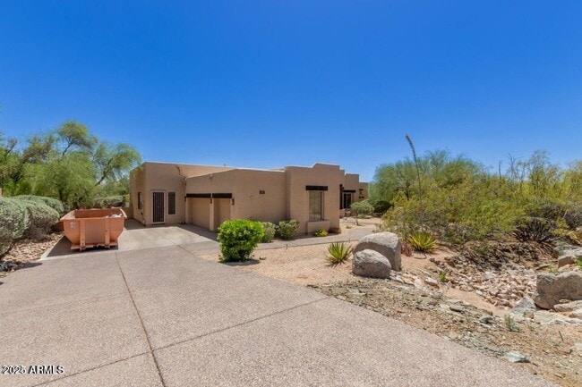 8115 E Sand Flower Dr in Scottsdale, AZ - Foto de edificio - Building Photo
