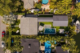 901 NW 7th Street Rd in Miami, FL - Building Photo - Building Photo