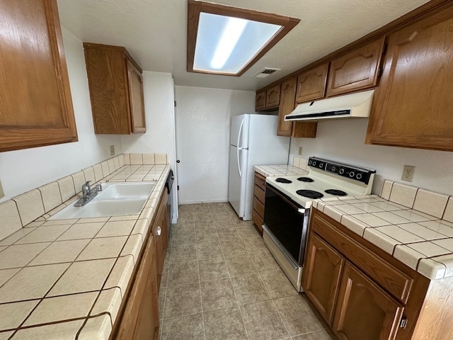 49400 River Park Rd in Oakhurst, CA - Building Photo - Building Photo