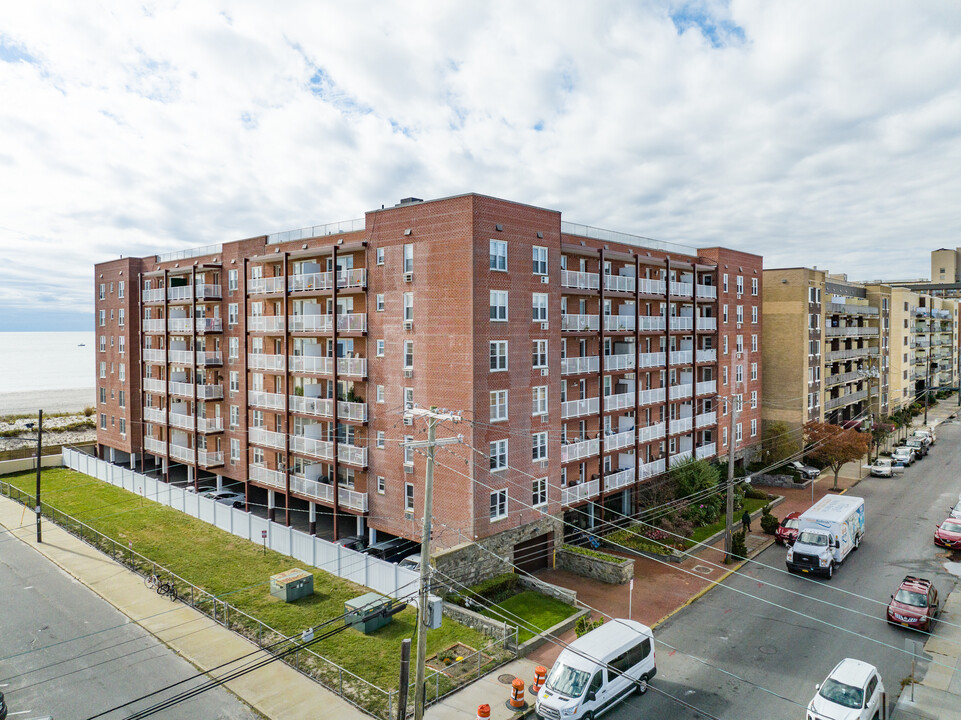 Horizon Shores in Long Beach, NY - Foto de edificio