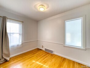 806 N Altadena Ave in Royal Oak, MI - Building Photo - Building Photo