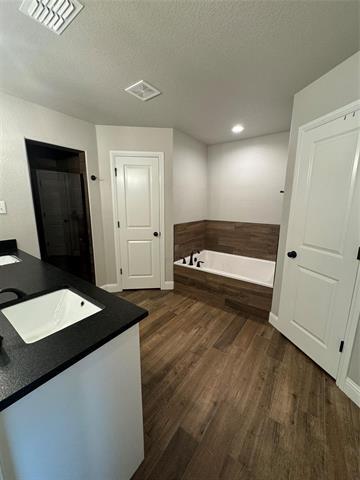 208 Melbourne Dr in Willow Park, TX - Building Photo - Building Photo