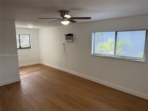 180 NE 71st St in Miami, FL - Building Photo - Building Photo