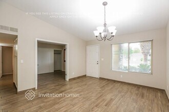 2218 W Knox Rd in Chandler, AZ - Foto de edificio - Building Photo