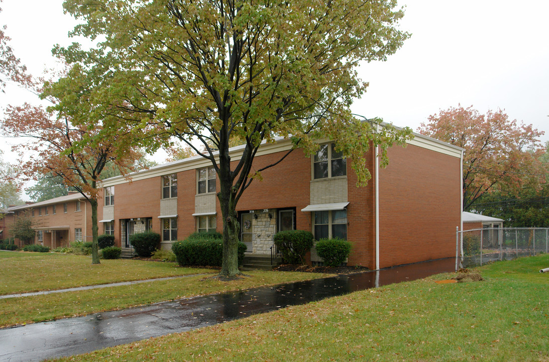 3116-3122 Northwest Blvd in Columbus, OH - Foto de edificio