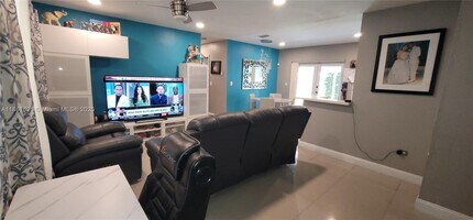 7636 Miramar Pkwy in Miramar, FL - Building Photo - Building Photo