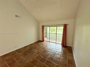 10521 Mahogany Key Cir in Miami, FL - Building Photo - Building Photo