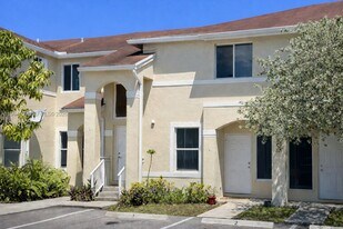 835 NE 212th Terrace in Miami, FL - Building Photo