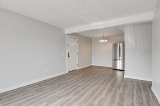 16359 W 10th Ave in Golden, CO - Building Photo - Building Photo