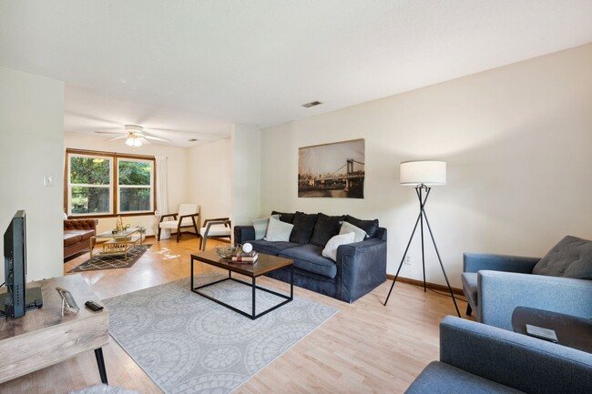 2 Misty Creek Ct in Durham, NC - Building Photo - Building Photo