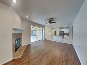 9303 Heritage Oak Ct in Tampa, FL - Foto de edificio - Building Photo