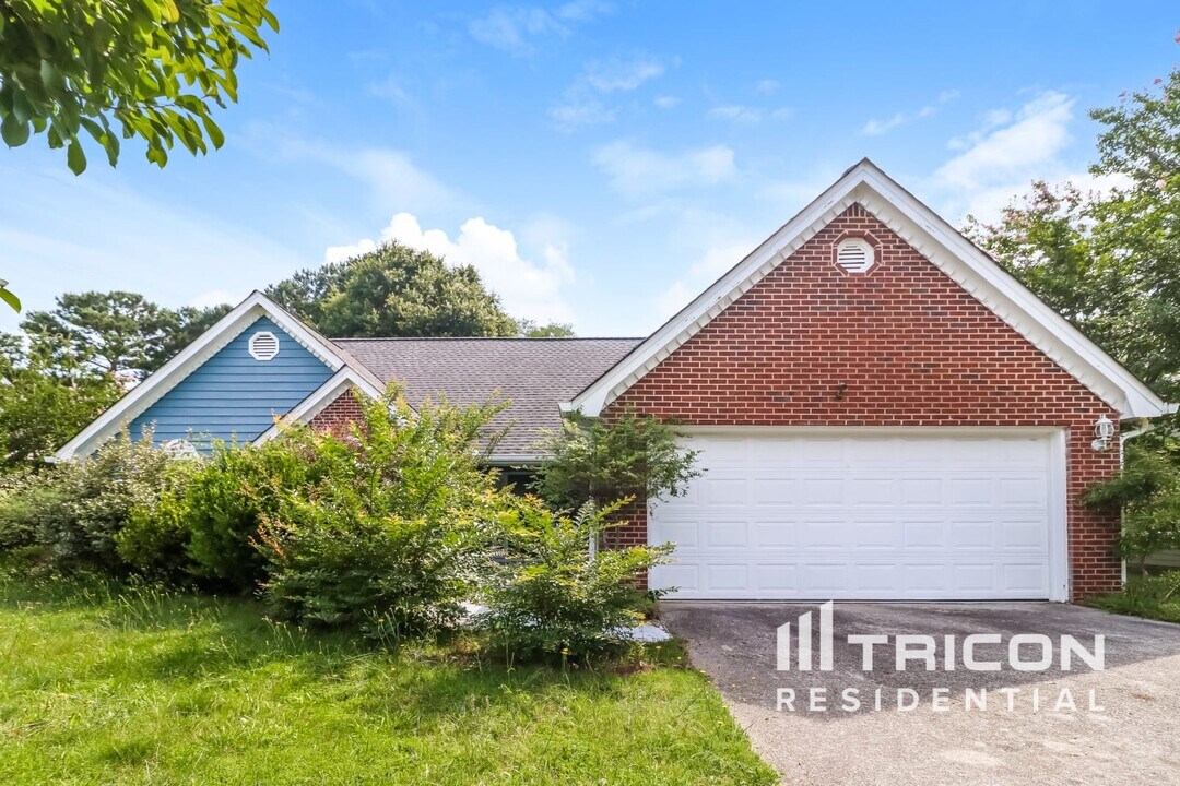 30 Bacchus Dr in Lawrenceville, GA - Building Photo