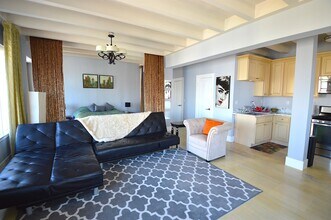 360 W Ocean Blvd-Unit -1 in Long Beach, CA - Building Photo - Building Photo