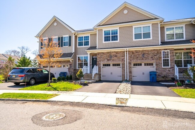 property at 4 Woodrose Ln