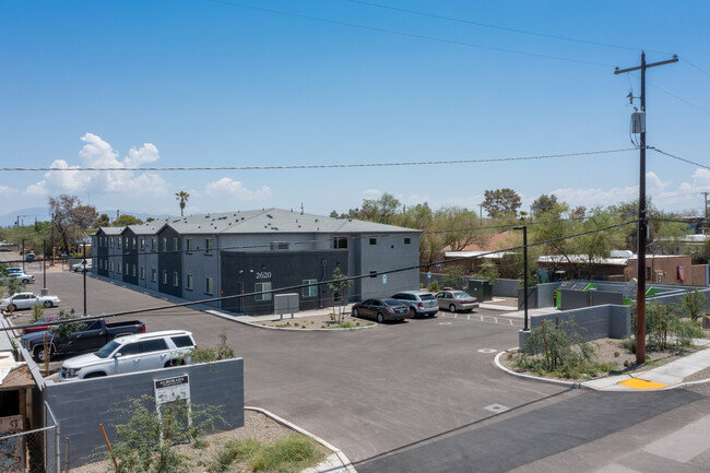 Alborada Apartments in Tucson, AZ - Building Photo - Building Photo