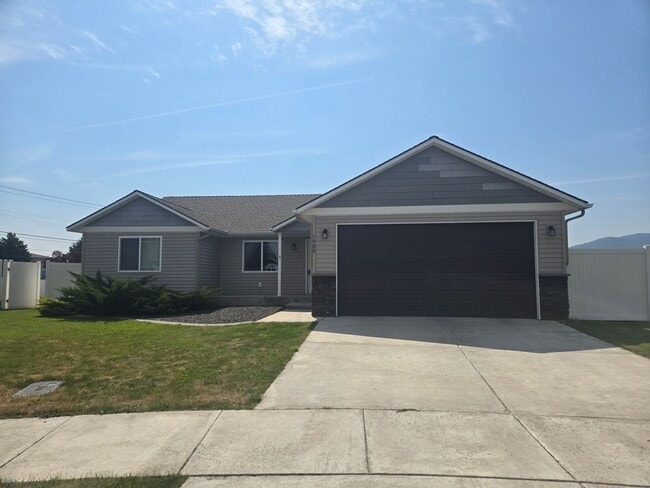 property at 1980 E Highwing Ct
