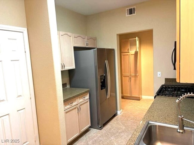9623 Lame Horse Dr in Las Vegas, NV - Building Photo - Building Photo