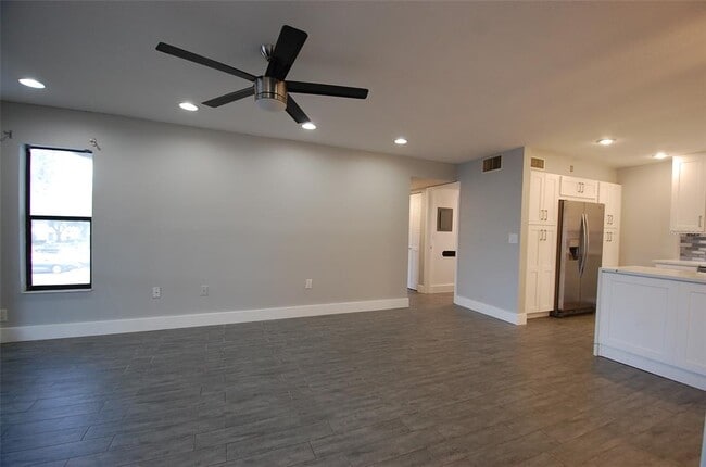 1258 Pine Ridge Cir W in Tarpon Springs, FL - Building Photo - Building Photo