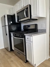14320 Condon Ave in Lawndale, CA - Foto de edificio - Building Photo