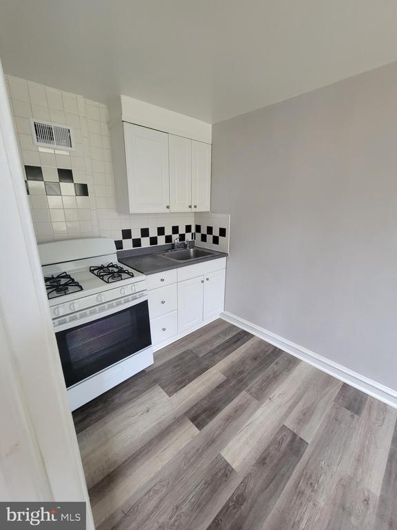 property at 3315 Indian Queen Ln