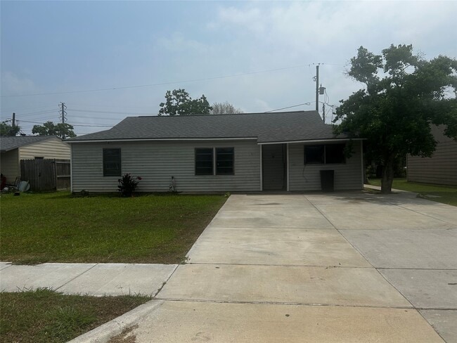 property at 811 W 11th St
