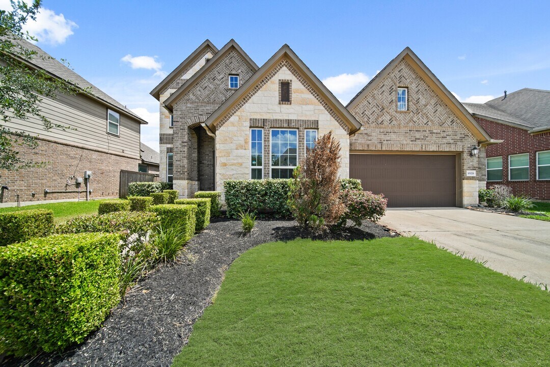10026 Tribeca Trl in Missouri City, TX - Building Photo