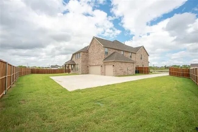 332 Ash Brook Ln in Sunnyvale, TX - Building Photo - Building Photo
