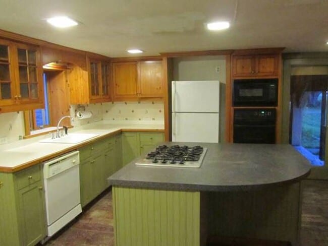 1707 NY-7, Unit Main House - Room 1 in Unadilla, NY - Building Photo - Building Photo