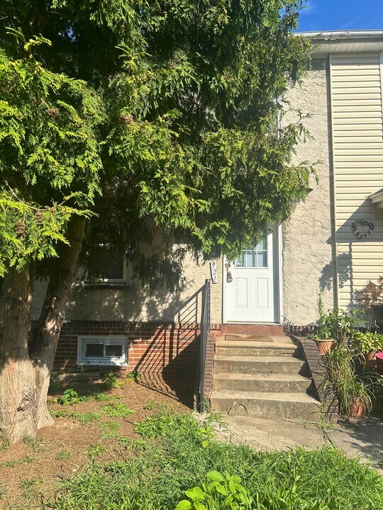 921 E 15th St in Chester, PA - Building Photo