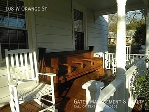 108 W Orange St in Hillsborough, NC - Building Photo - Building Photo