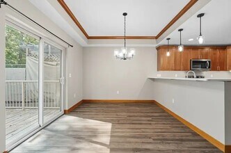 1255 Dodge Street Ct in Iowa City, IA - Foto de edificio - Building Photo