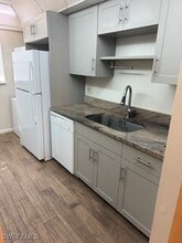 4900 Biscayne Dr in Naples, FL - Building Photo - Building Photo