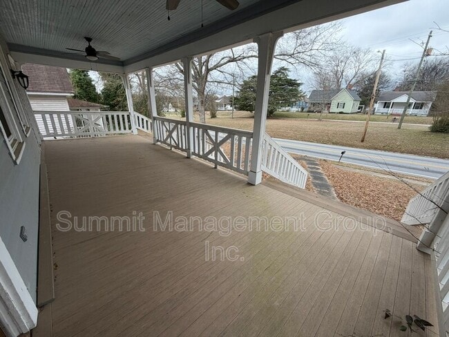 8 N Broad St in Porterdale, GA - Building Photo - Building Photo