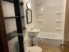 261 College St SE in Valley City, ND - Building Photo - Building Photo